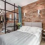 Deo Plaza - At The Old Town Hotel