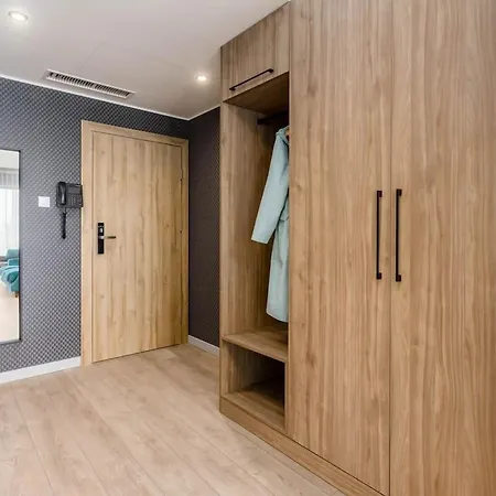 Deo Plaza - At The Old Town