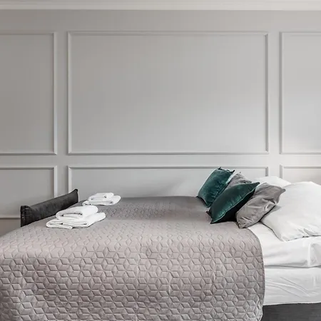 Hotel Deo Plaza - At The Old Town