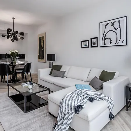 Hotel Deo Plaza - At The Old Town