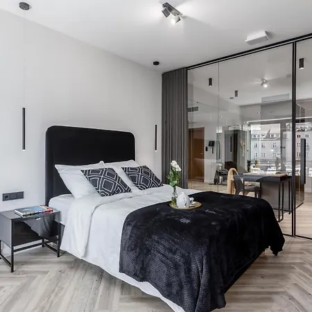 Deo Plaza - At The Old Town