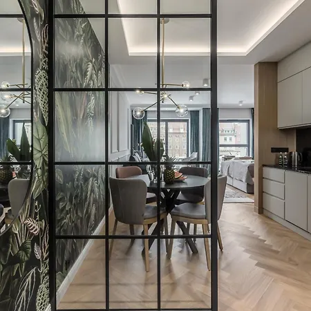 Deo Plaza - At The Old Town