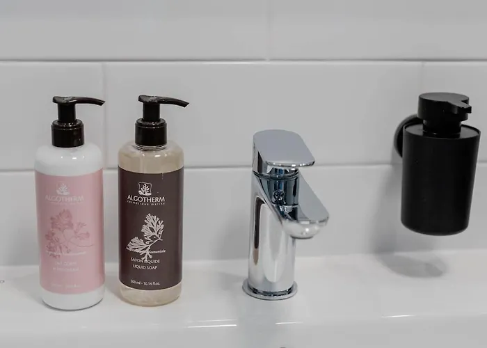 Hotel Deo Plaza - At The Old Town *