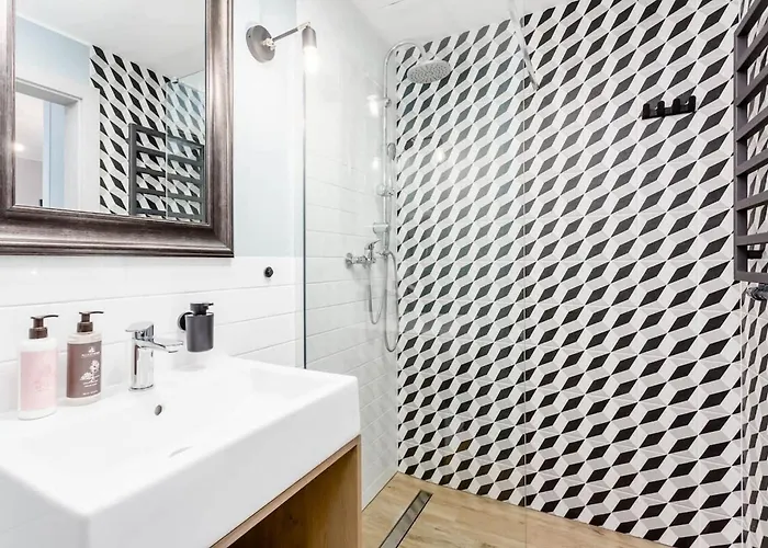 Hotel Deo Plaza - At The Old Town *