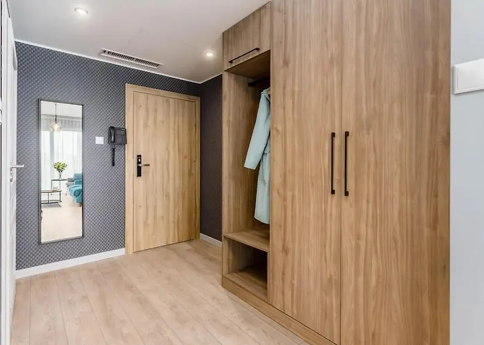 Deo Plaza - At The Old Town