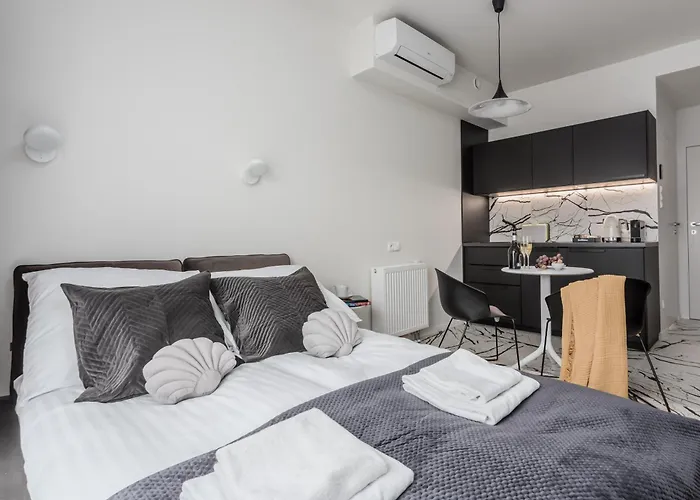 Deo Plaza - At The Old Town Hotel *