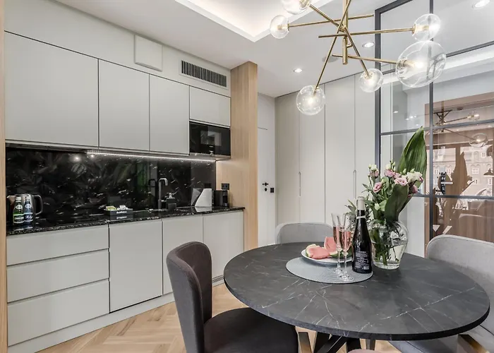 Deo Plaza - At The Old Town