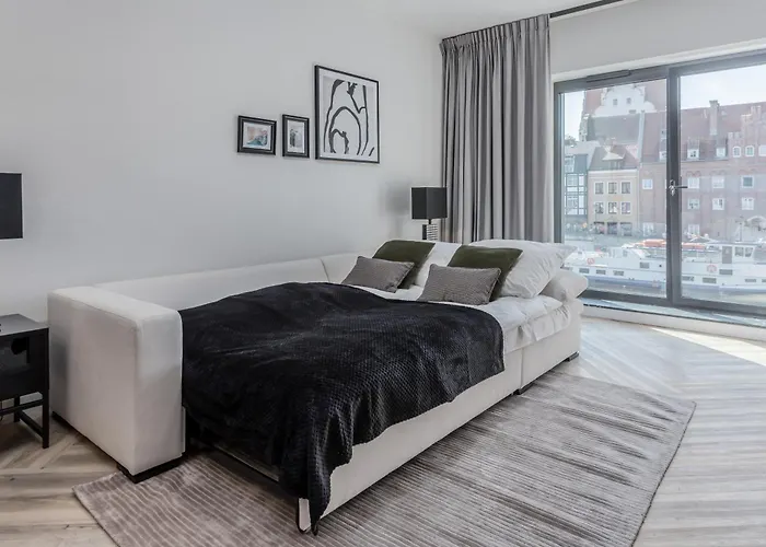 Deo Plaza - At The Old Town *