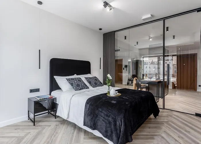 Deo Plaza - At The Old Town