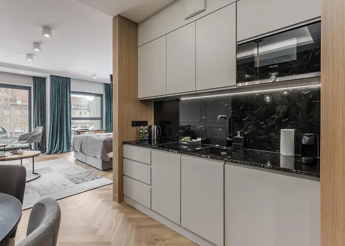 Deo Plaza - At The Old Town