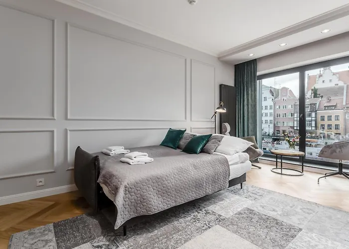 Deo Plaza - At The Old Town Szálloda